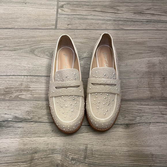 Betsey Johnson Aron Pearl Loafer - Picture 5 of 11